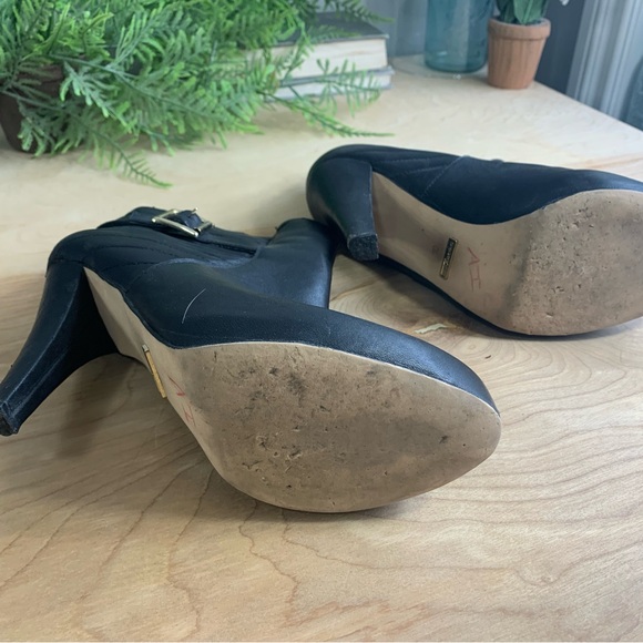 Black leather ankle boots, high heel, size 10 - Picture 2 of 11